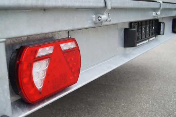 Hochlader 506 204 200cm 3500kg Verstärkte Variante angeschrägt – Bild 10