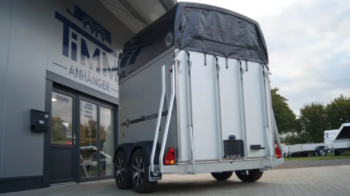 Pferdeanhänger Performance Voll-Aluminium 308x136x236 2400kg – Bild 5