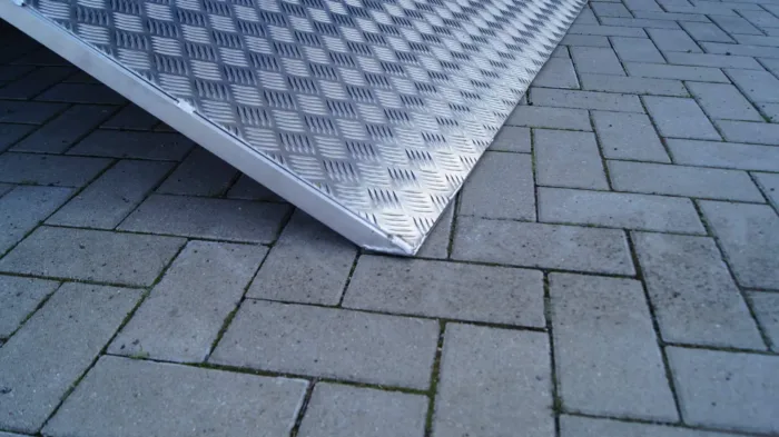 Tieflader 255x153cm 1500kg gebremst Rampe Plane Winde – Bild 7